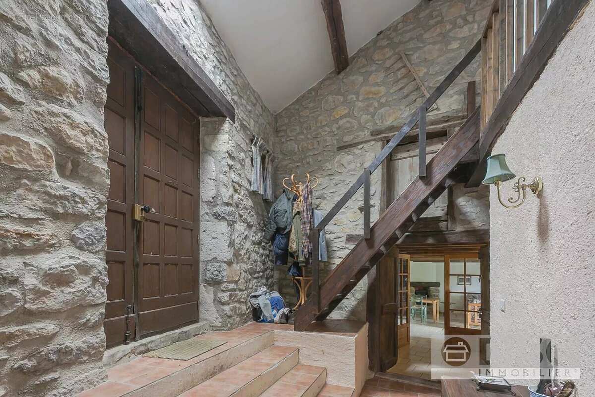 Maison à SAINT-MICHEL-DE-VAX