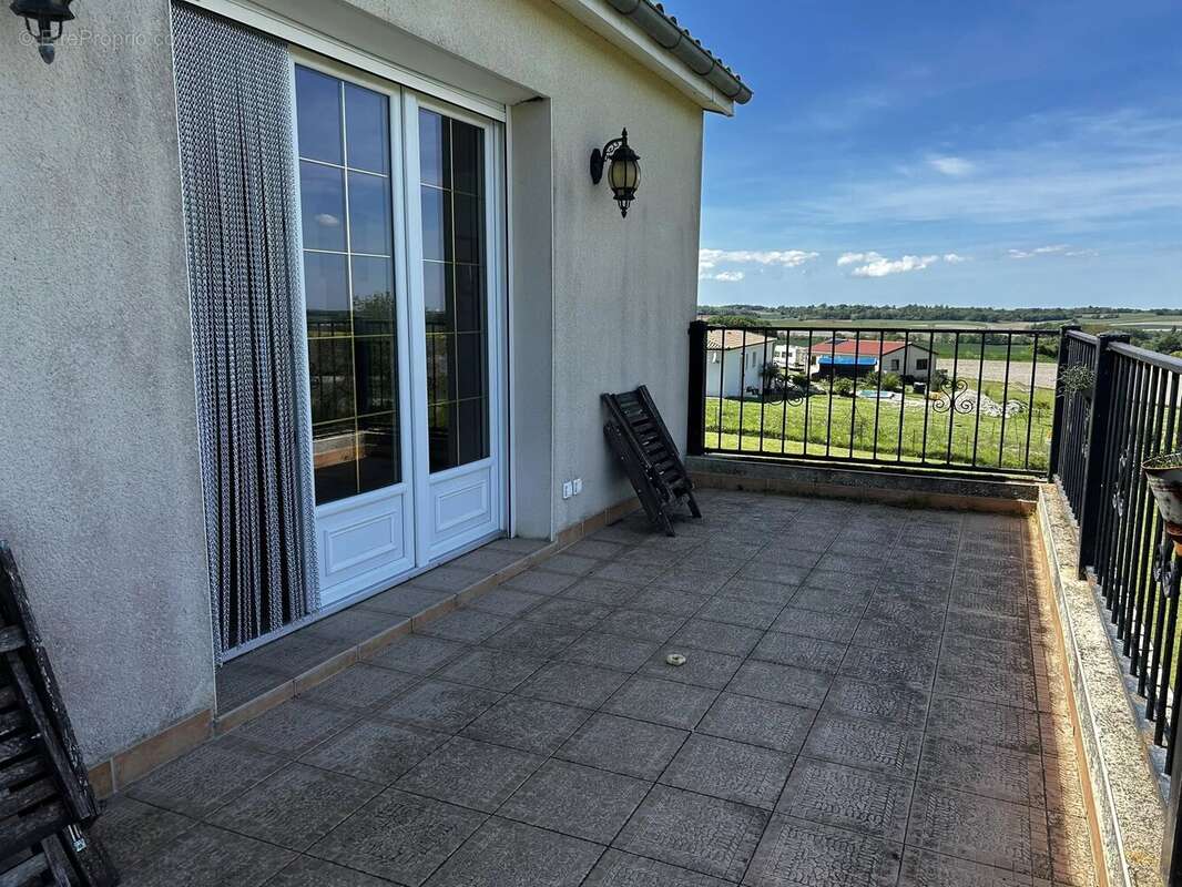 Maison à ALLAS-BOCAGE