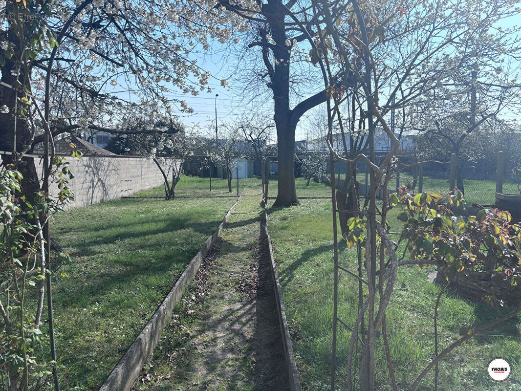 Maison à LES MUREAUX