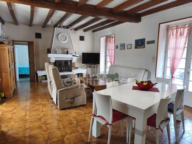 Maison familiale de 140 m² avec jardin clos – 5 chambres – Broyes (51120), à proximité de Sézanne - photo 8