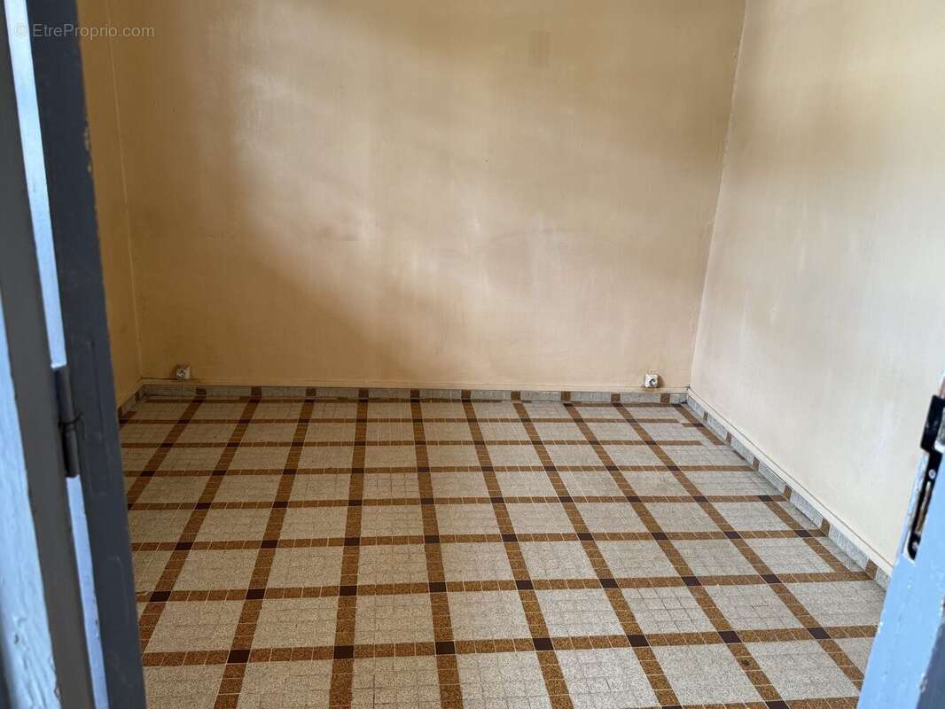Commerce 74 m² à Les Abymes  - photo 9