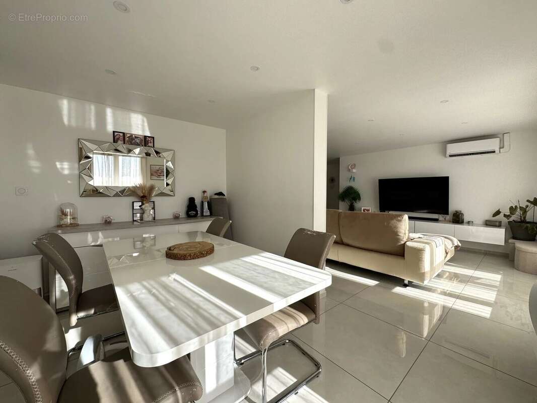 Appartement à ROGNAC