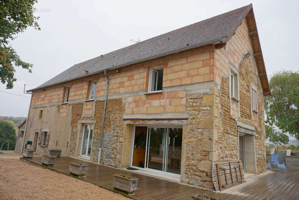Maison à LA CLAYETTE