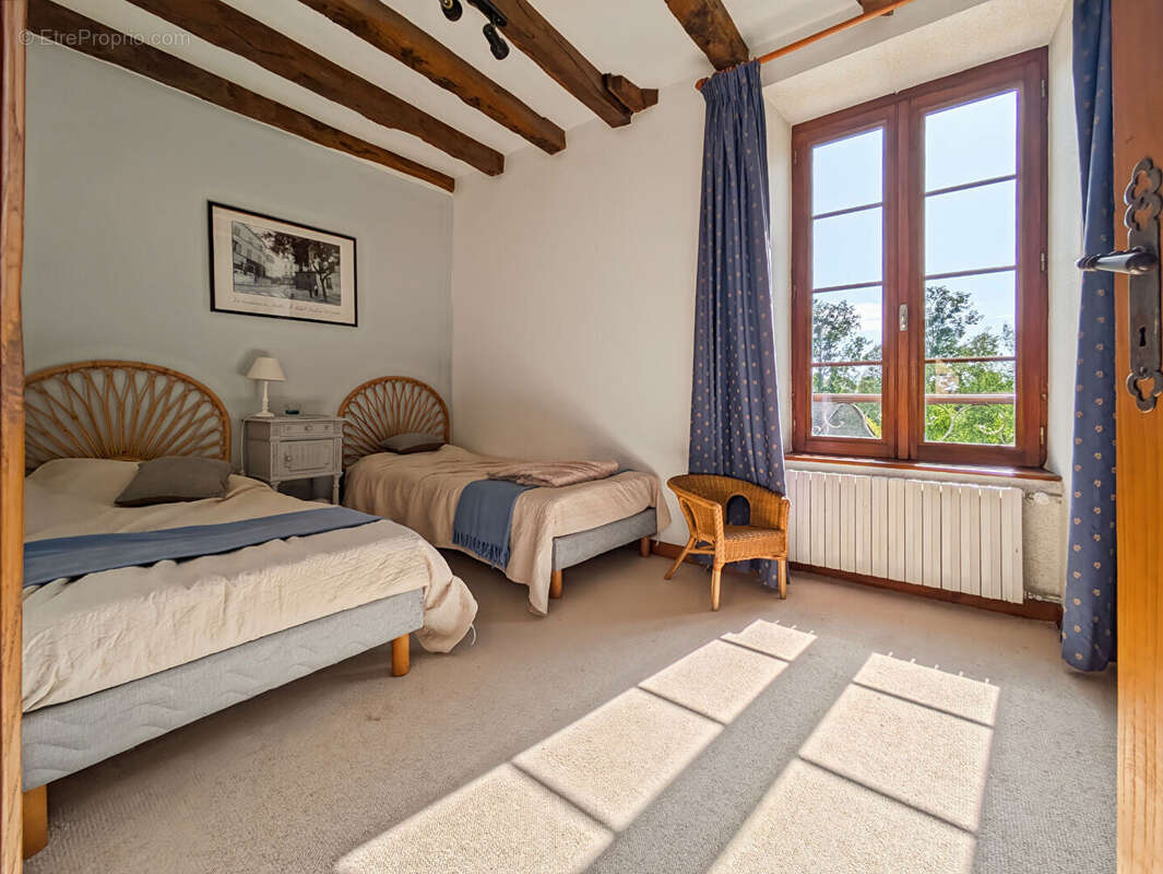 Maison à BAGUER-MORVAN