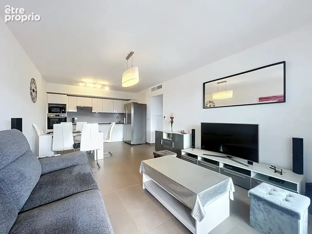 3p 61m², terrasse, piscine et 2 garages électrifiés - photo 3