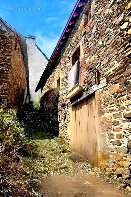 Maison à SAINT-PIERRE-DE-NOGARET