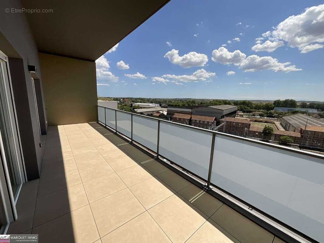 APT T4 offrant 92 m² avec terrasse 20 m² et parking au 7° et dernier étage avec ascenseur... - photo 13