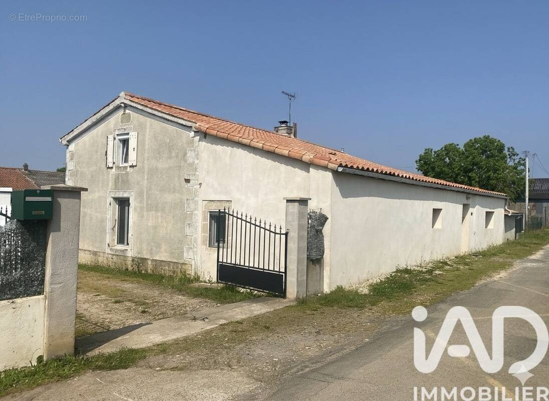 Photo 1 - Maison à BENET