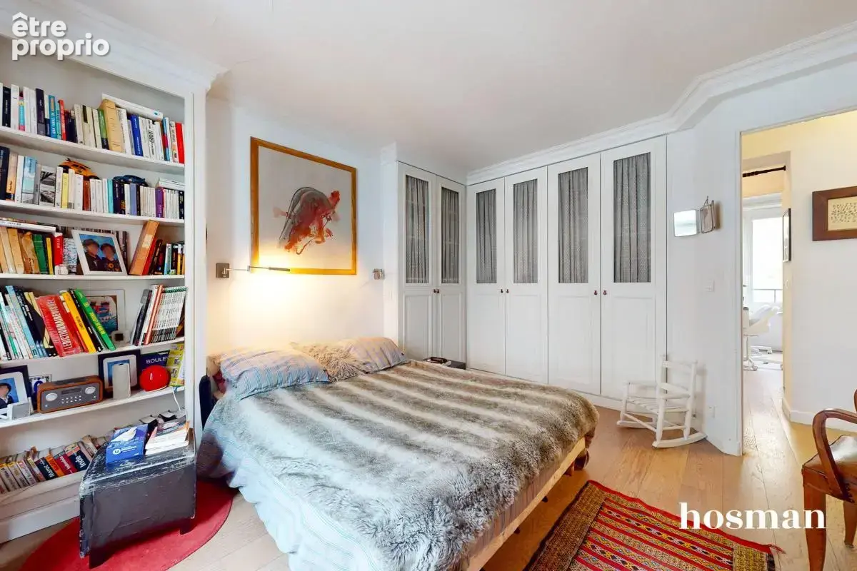 Beaux volumes et quartier recherché ! Appartement 3 pièces de 80 m² traversant - Rue des Messageries, Paris 10e - photo 9