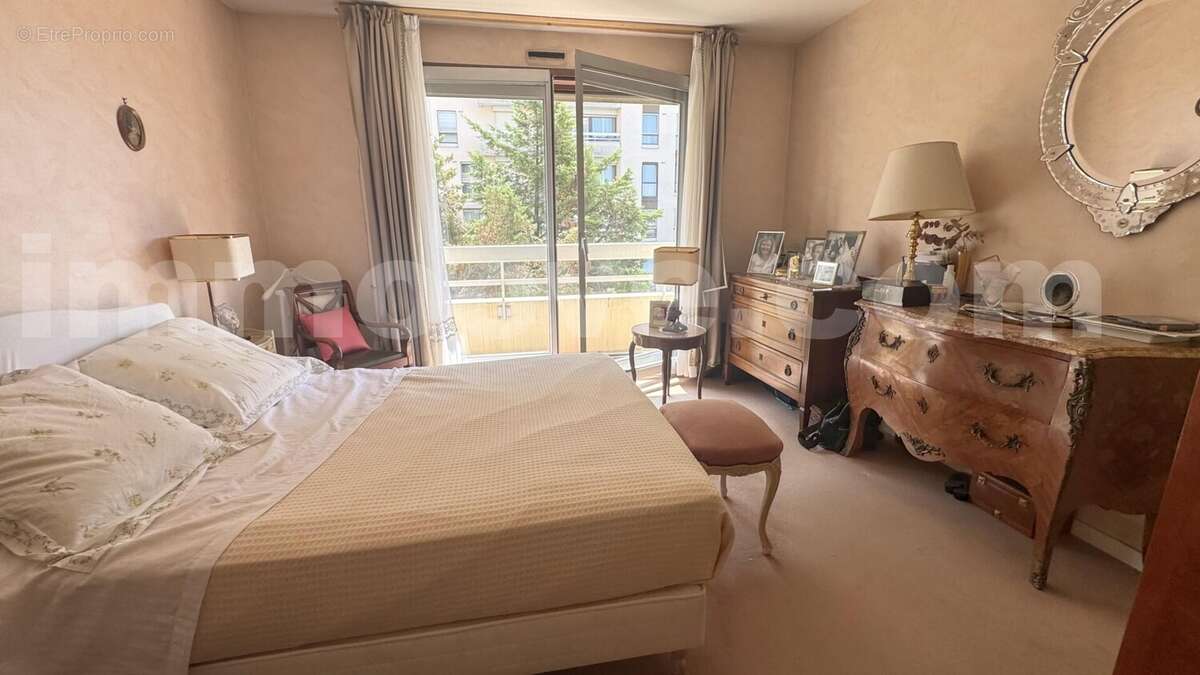 chambre - Appartement à CHARENTON-LE-PONT