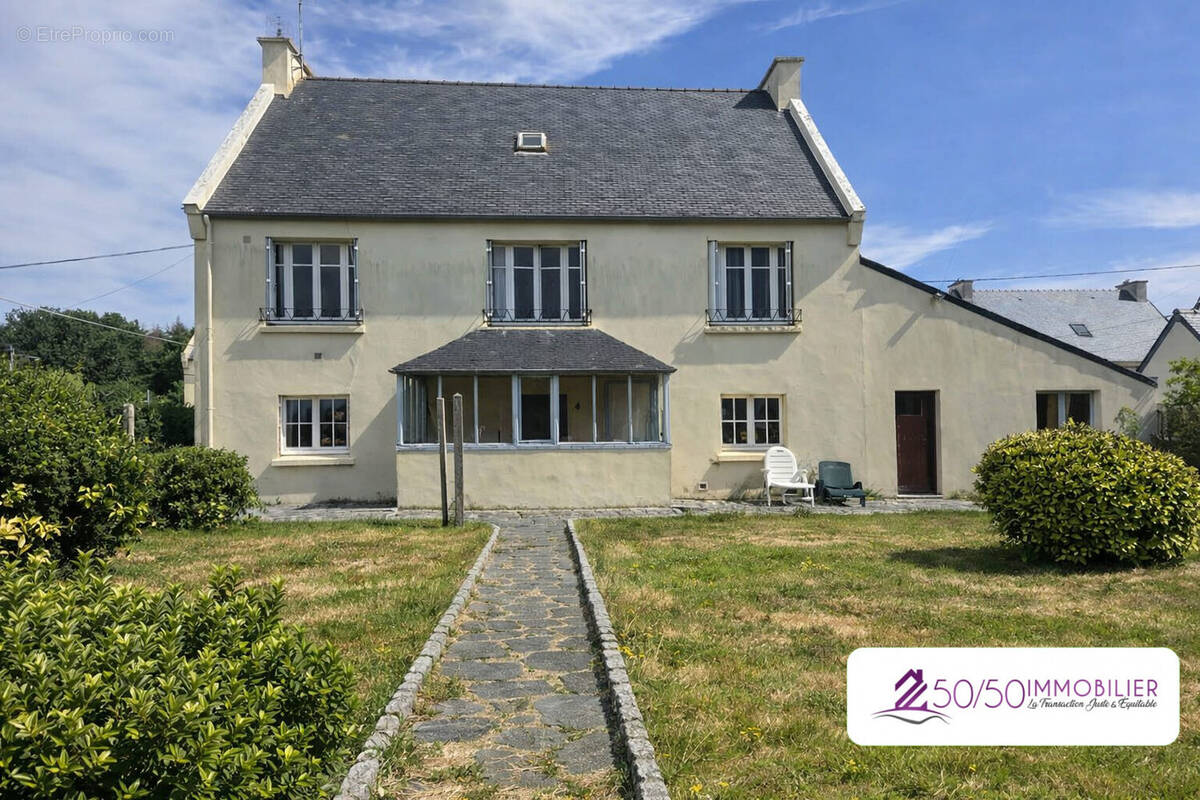 Maison à PLEYBER-CHRIST
