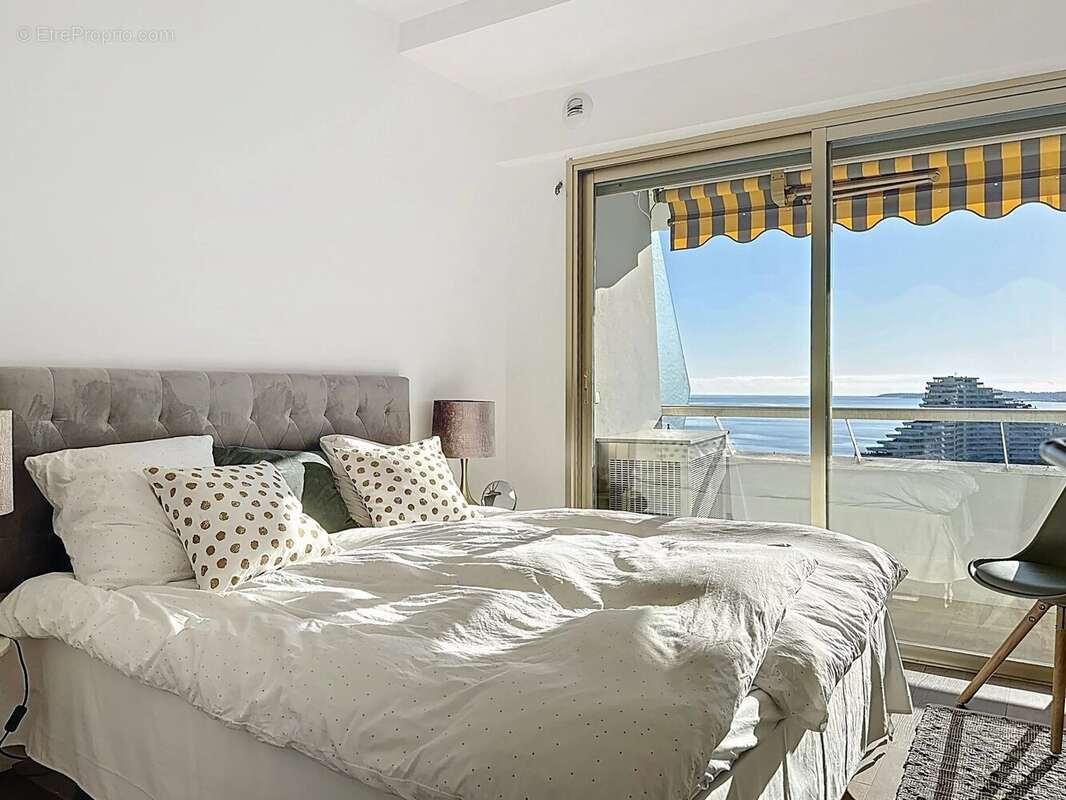 Appartement à VILLENEUVE-LOUBET