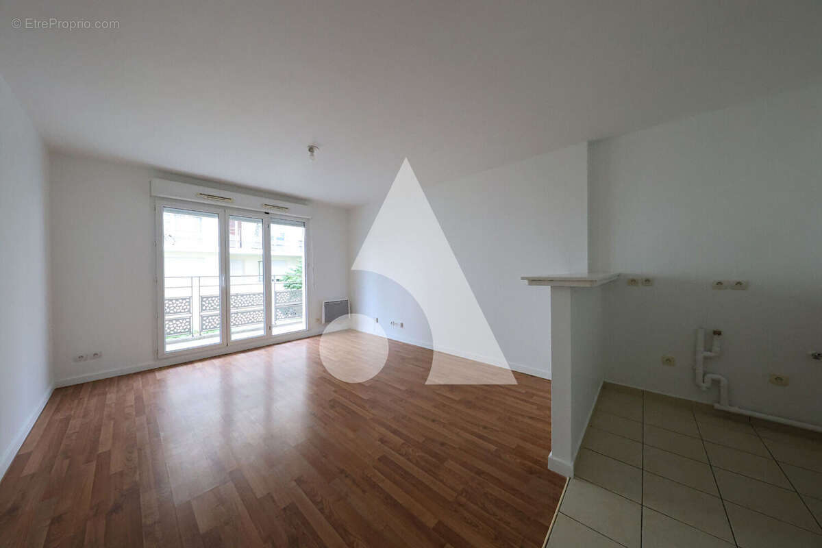 Appartement à CORBEIL-ESSONNES