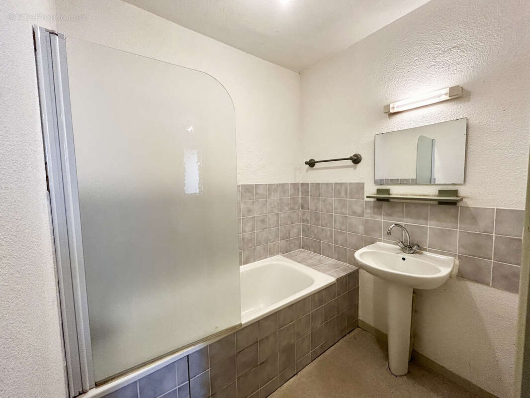 Appartement à SAINT-AMANT-TALLENDE