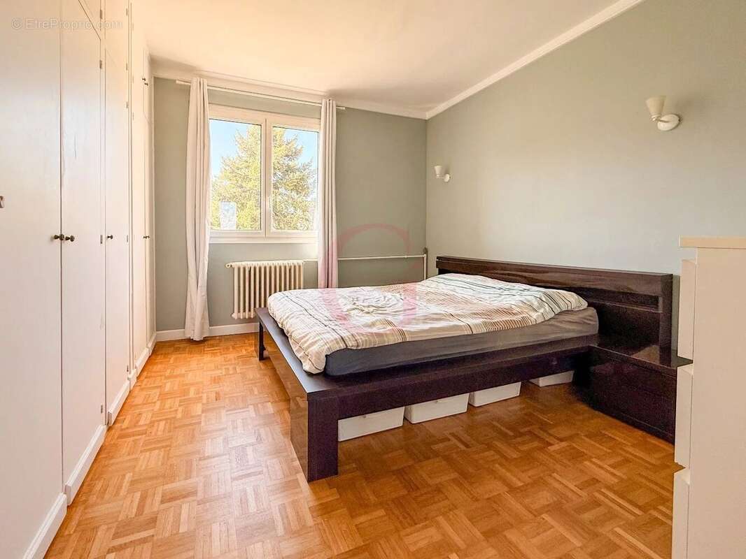 Appartement à BOURG-LA-REINE