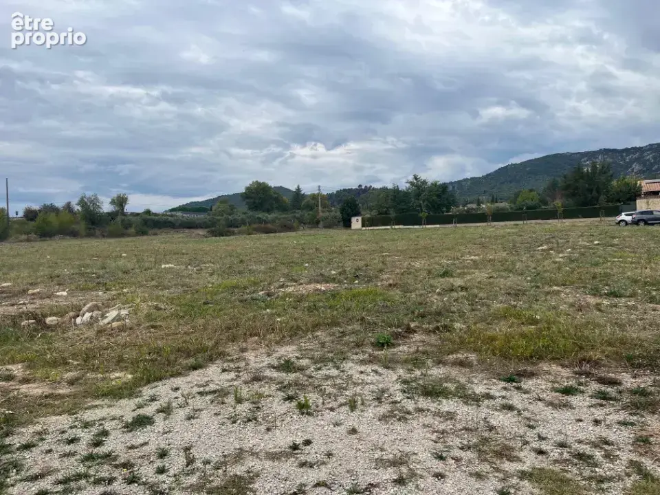 Terrain à VOLX