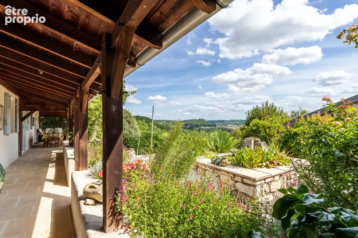 Maison de campagne avec piscine, atelier de poterie, dépendances et garage - photo 12