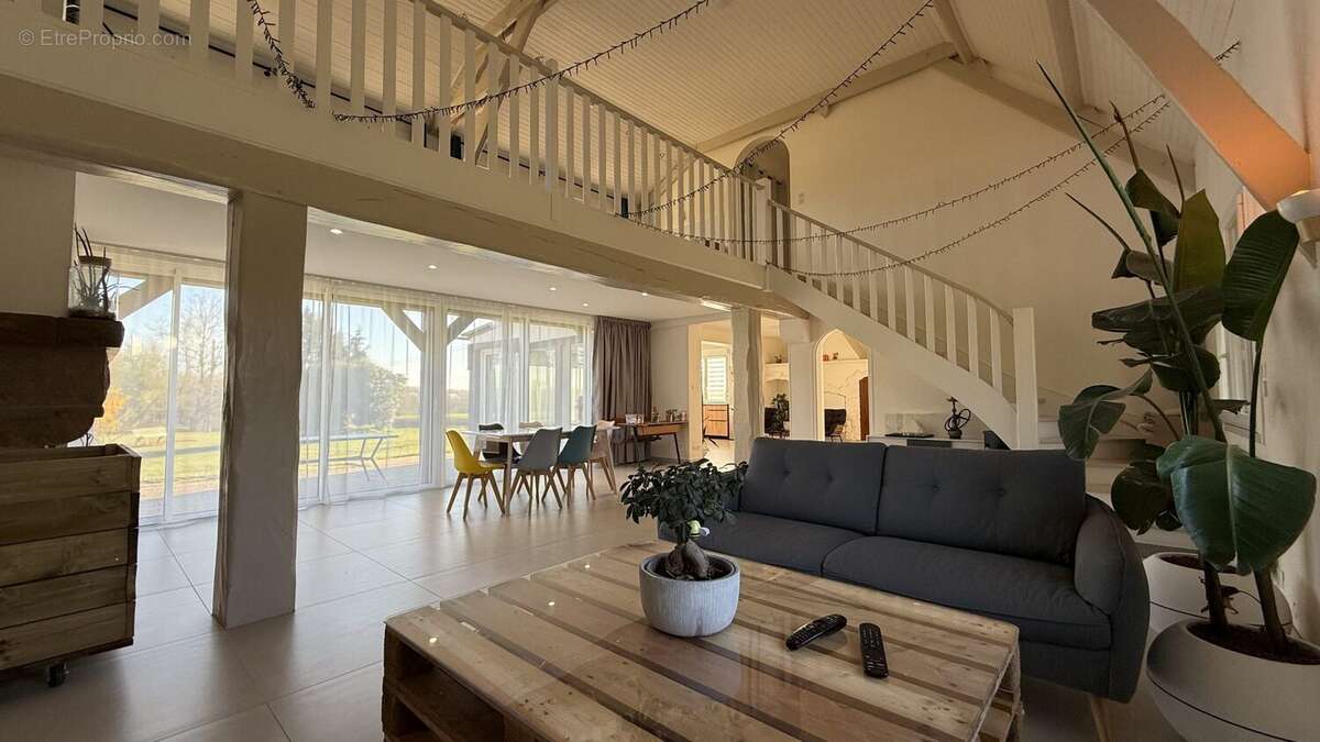 Maison à BONNETABLE