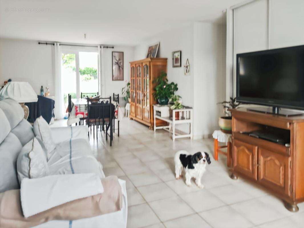 Maison à NEUVIC