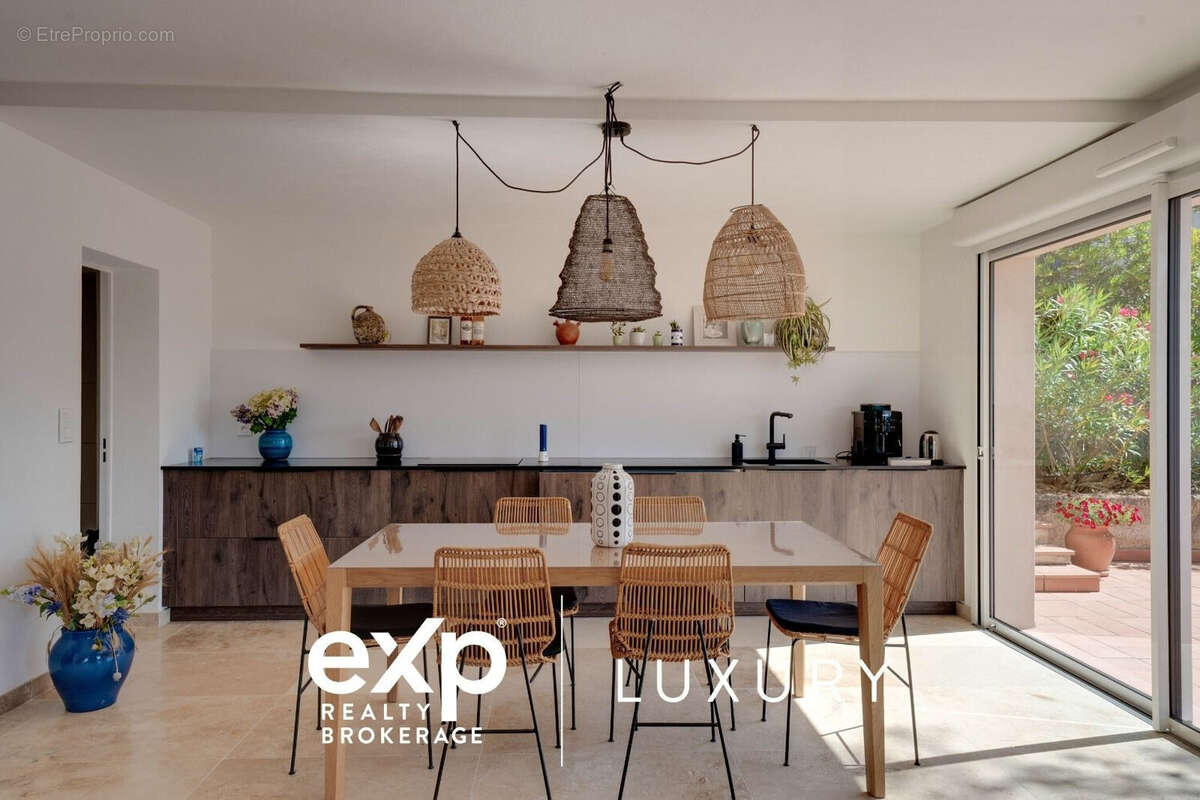 Maison à ESPARRON-DE-VERDON