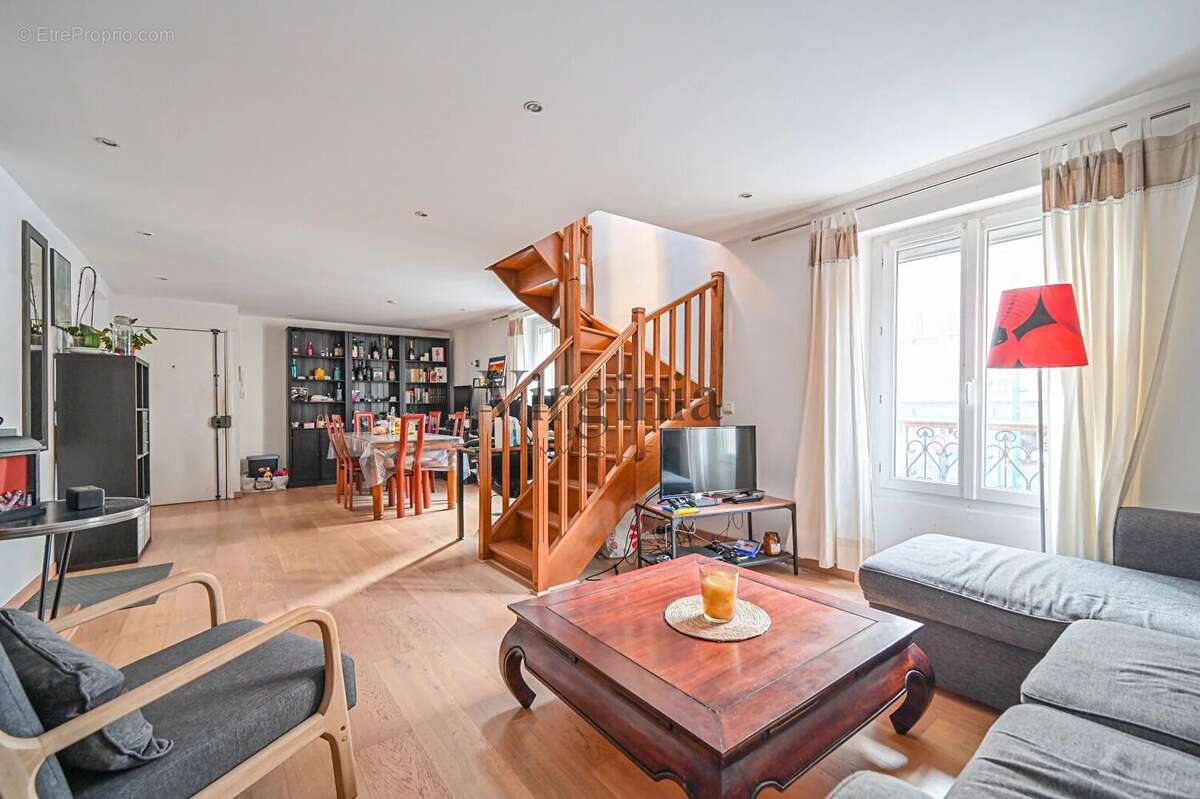 Appartement à CHARENTON-LE-PONT