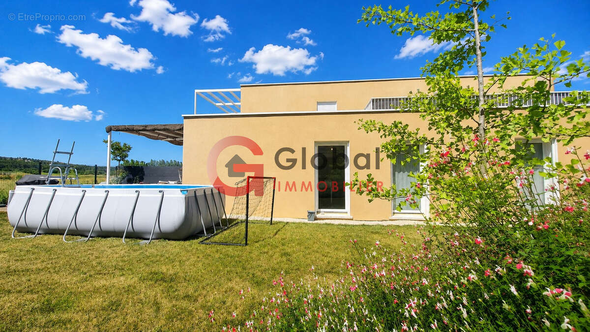 Appartement à LANCON-PROVENCE