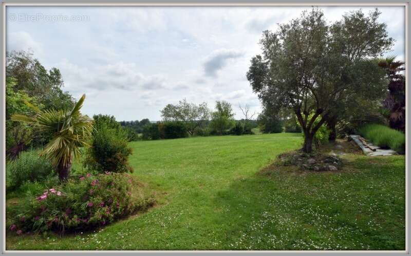 Maison à LAPEYROUSE-FOSSAT