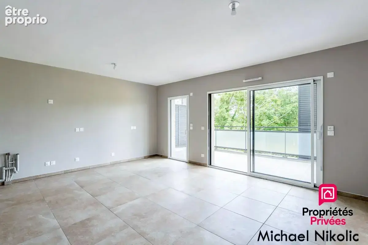 Appartement à CHARBONNIERES-LES-BAINS