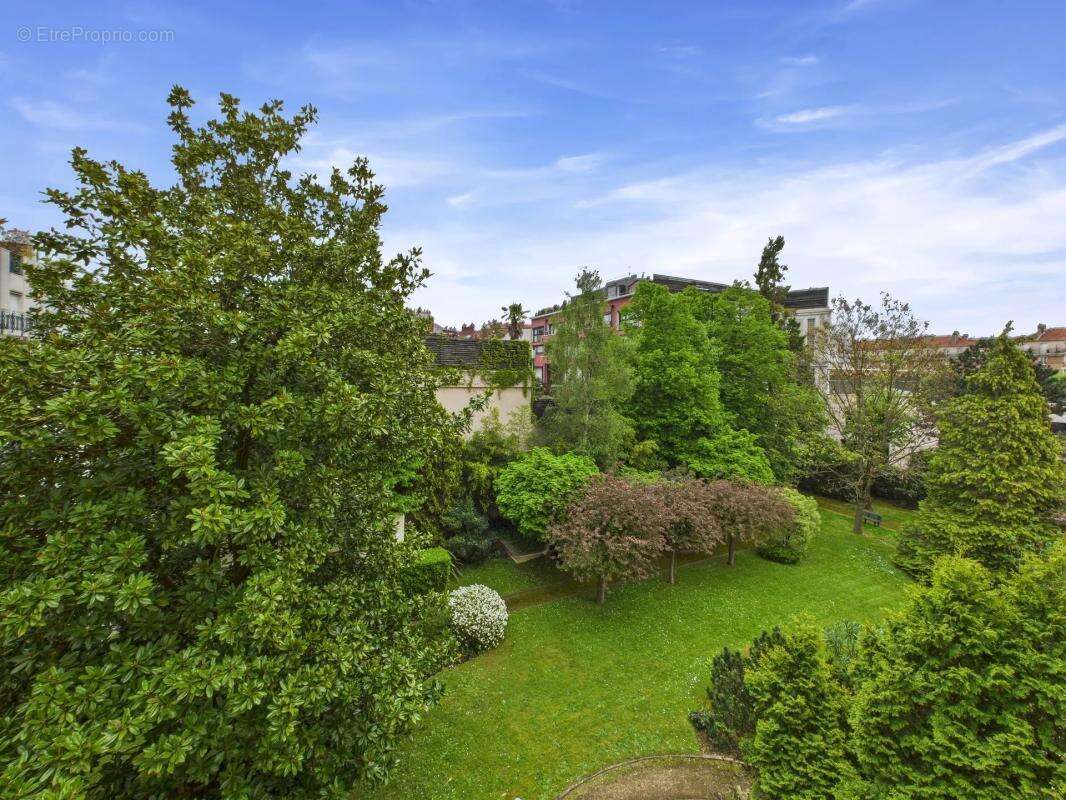 Appartement à MONTROUGE