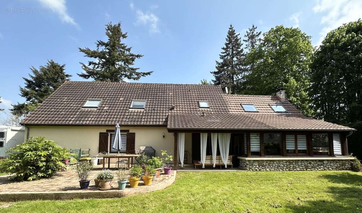 Maison à HOUDAN