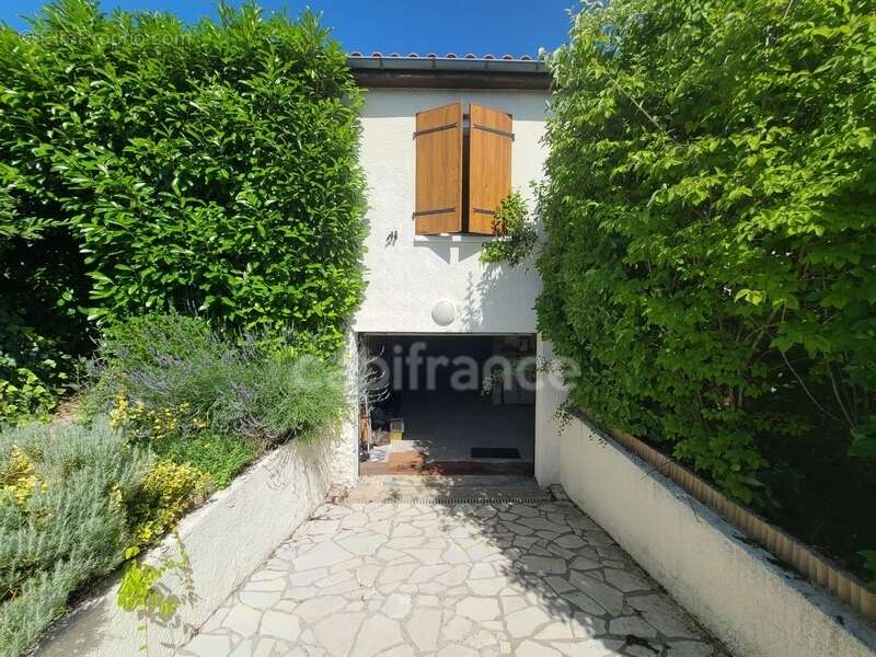 Maison à SAINTES