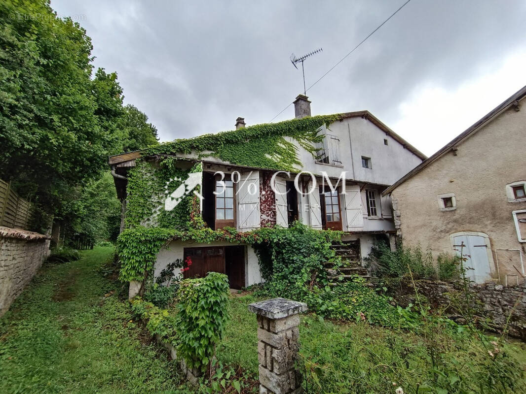 Maison à MAXEY-SUR-VAISE
