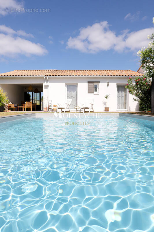 Maison à VAUX-SUR-MER