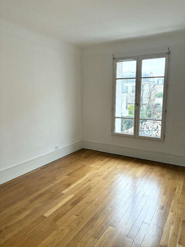 Appartement à ENGHIEN-LES-BAINS