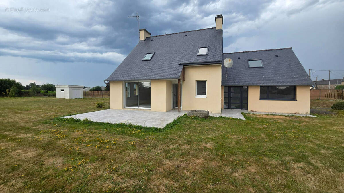 Maison à PLUZUNET