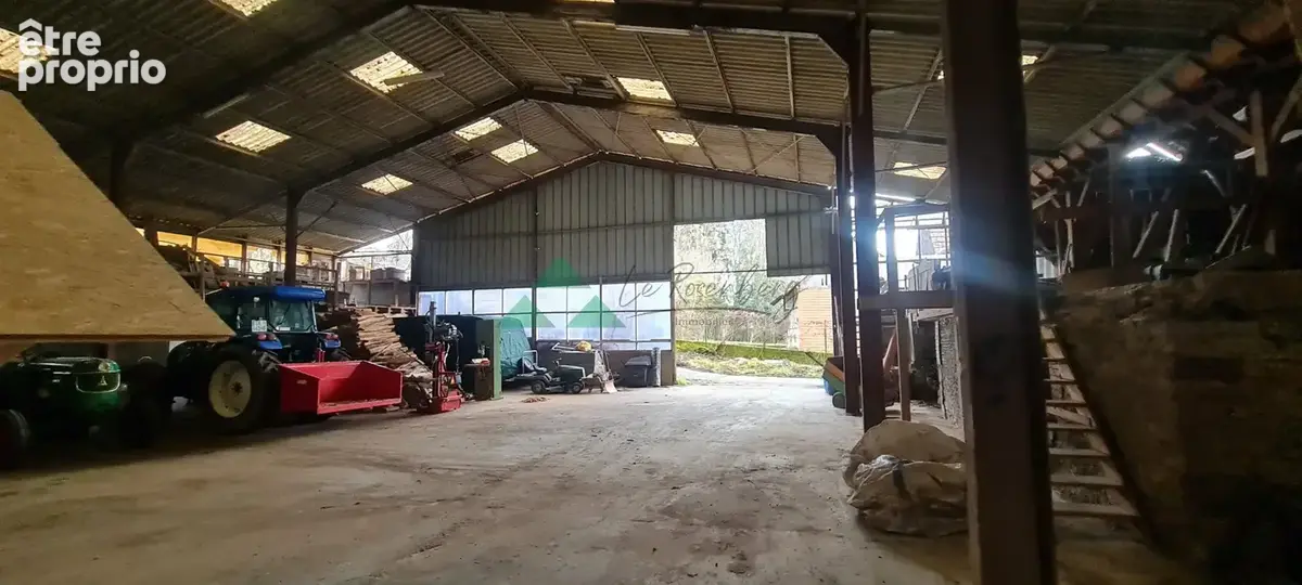 Ferme avec dépendances et hangar - photo 10
