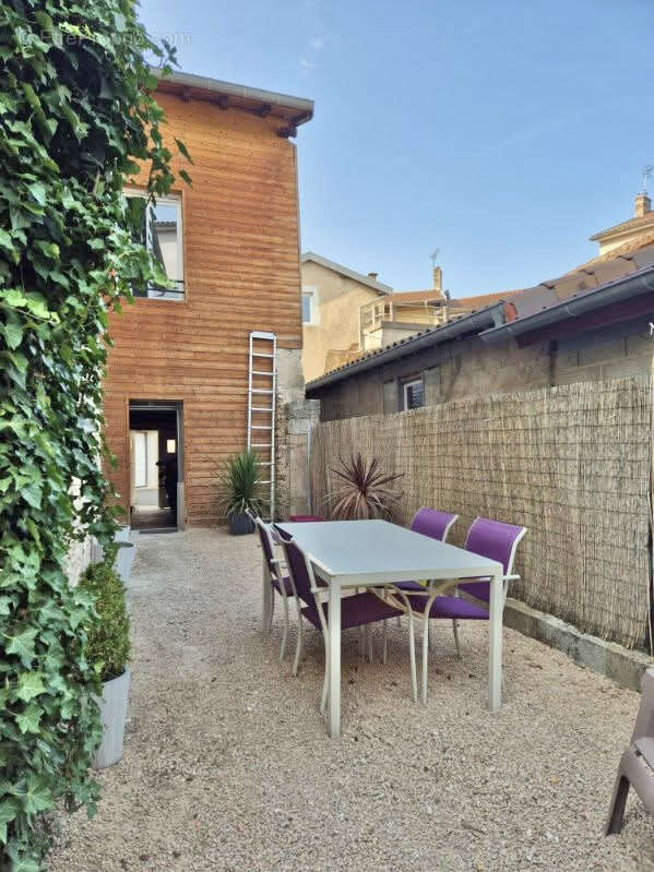 Appartement à THOISSEY