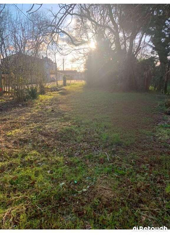 Terrain à CORCOUE-SUR-LOGNE