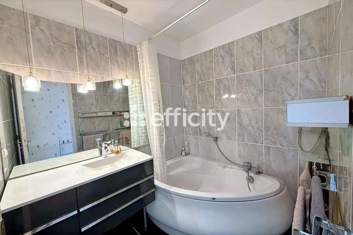 Appartement à LYON-7E