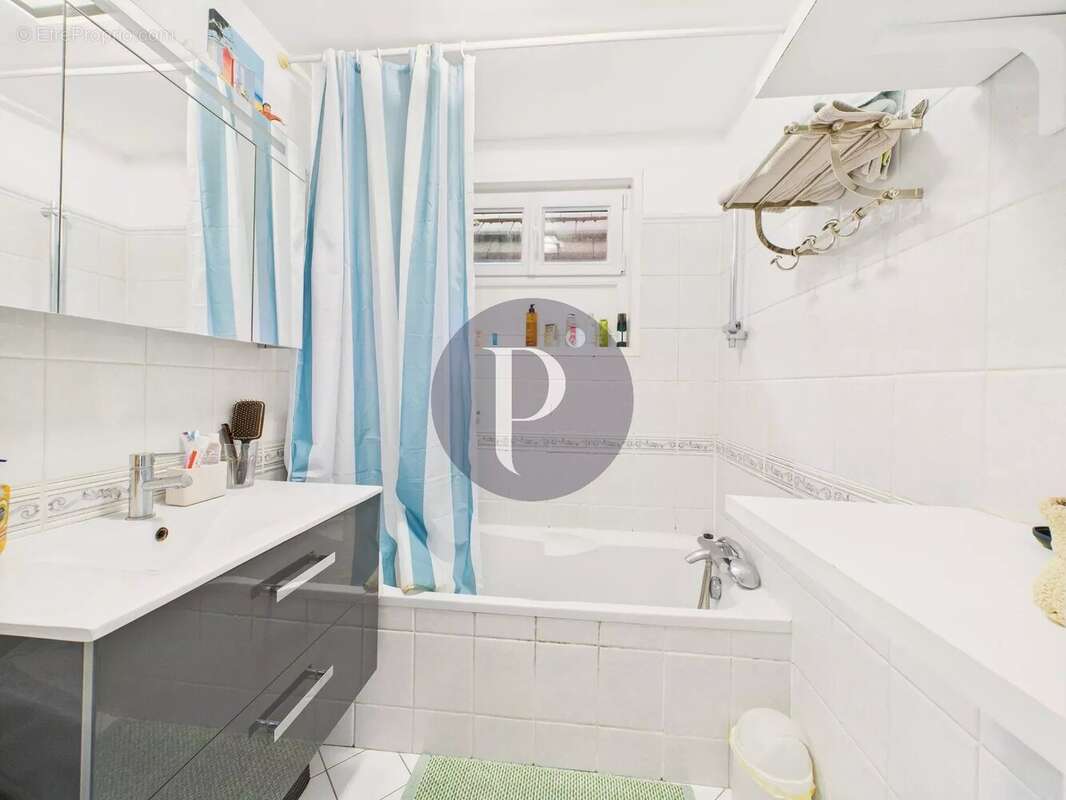 Maison à VERRIERES-LE-BUISSON