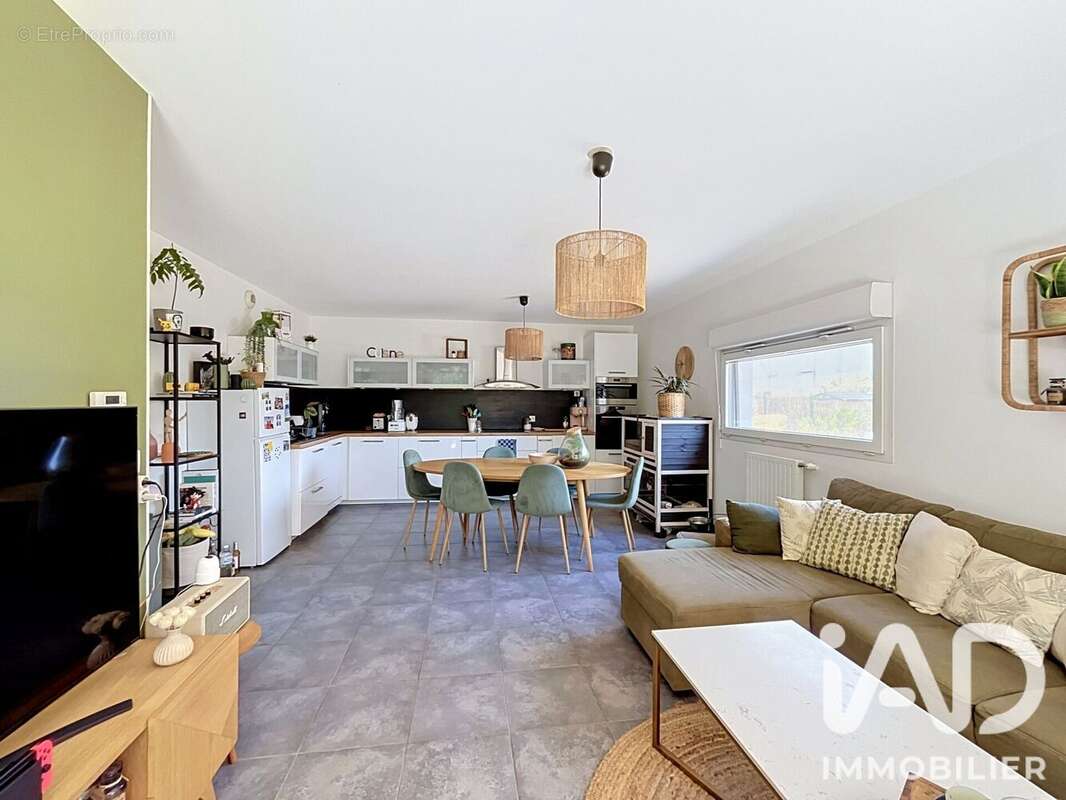 Appartement 65 m² à Villenave-D'ornon  - photo 2
