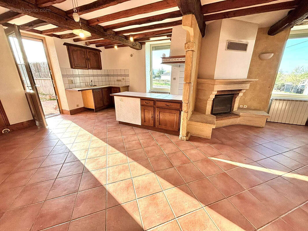 Maison à OUCHES