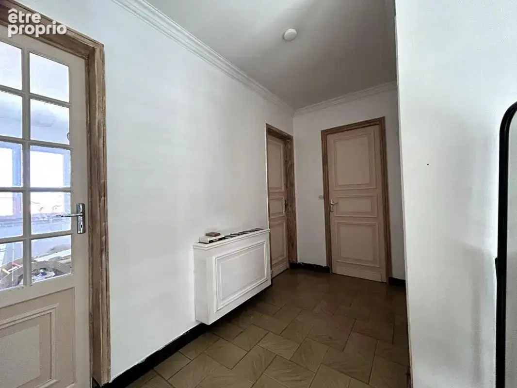 Chatellerault  - pavillon familial de 166 m² - 6 chambres + pièces modulables - terrain clos de 577 m² - photo 8