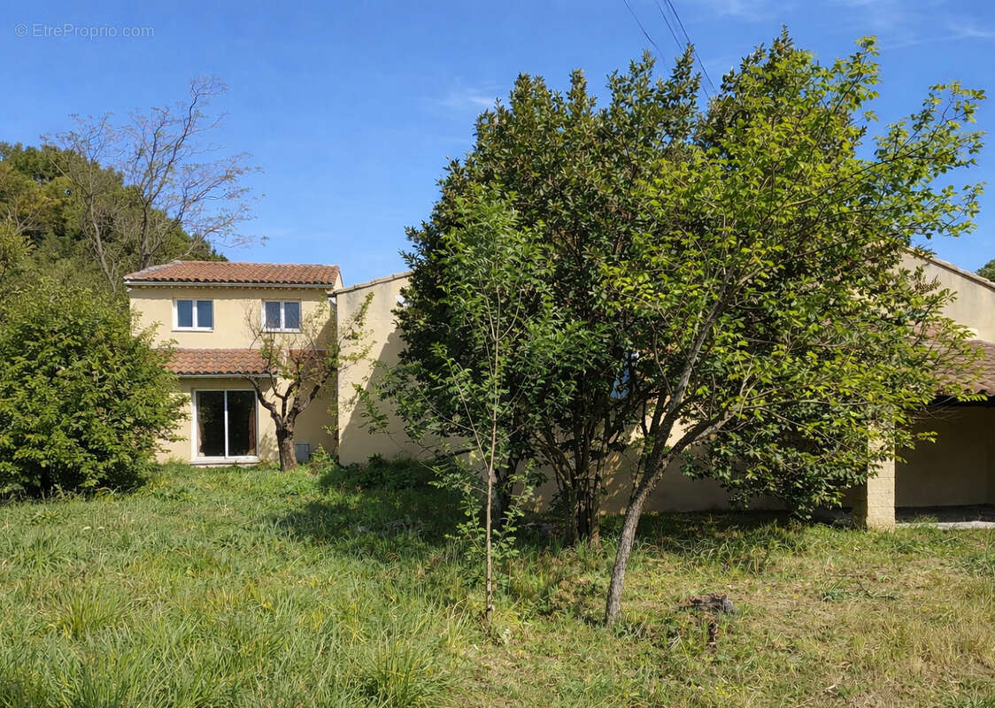 Maison à PERNES-LES-FONTAINES