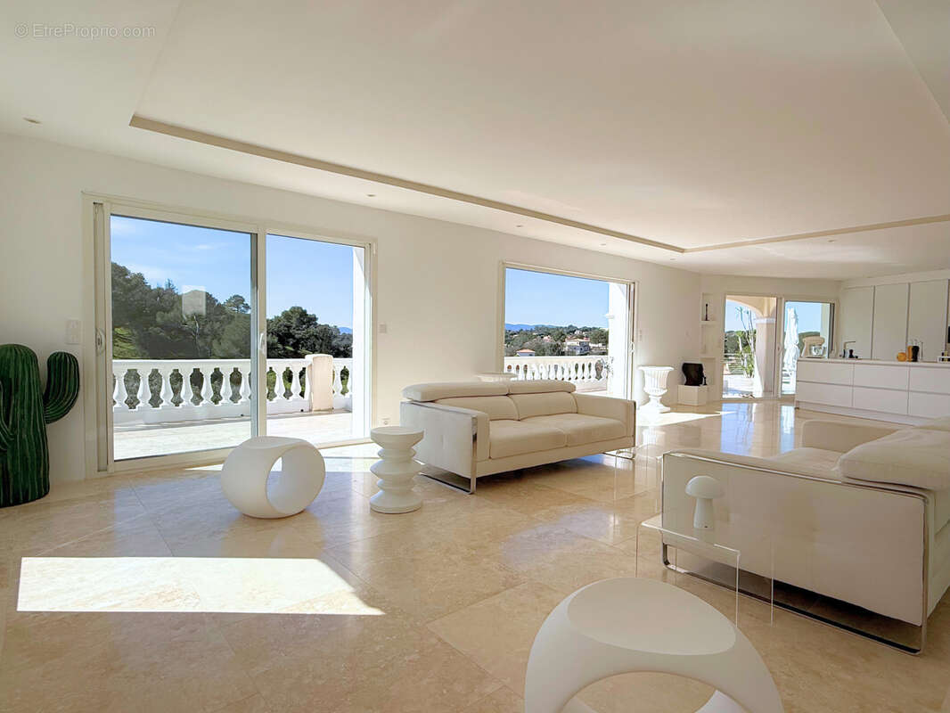 Maison à FREJUS