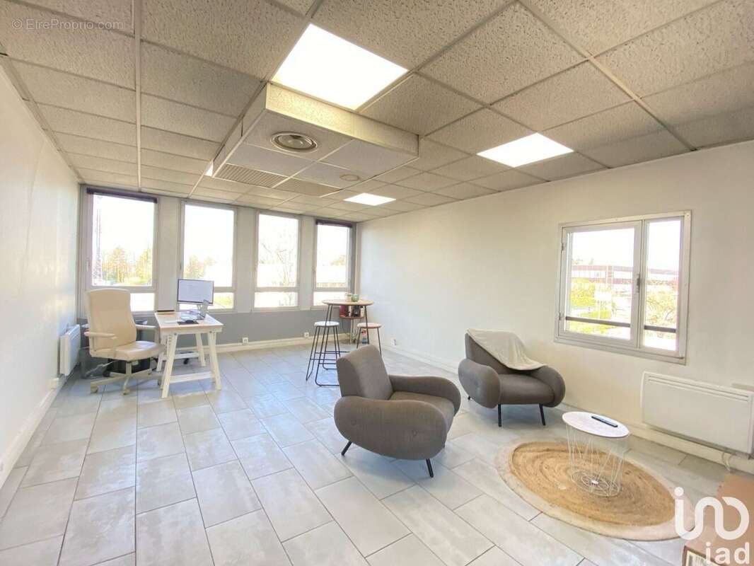 Photo 4 - Commerce à SARCELLES