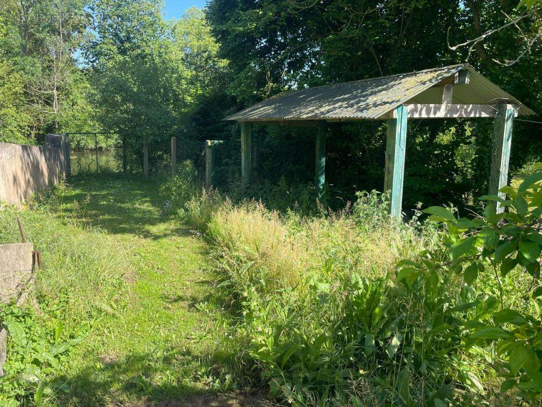 Bord de la Sarthe terrain constructible viabilisé! - photo 4