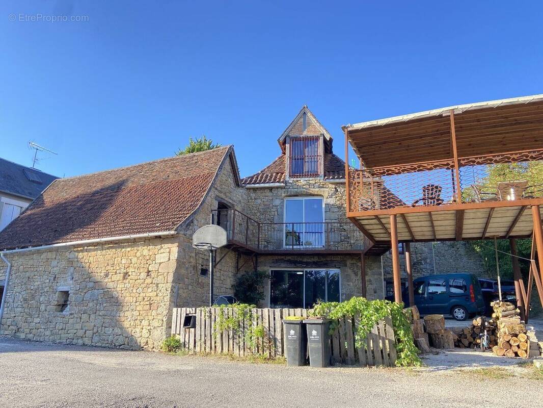 Appartement à VEGENNES