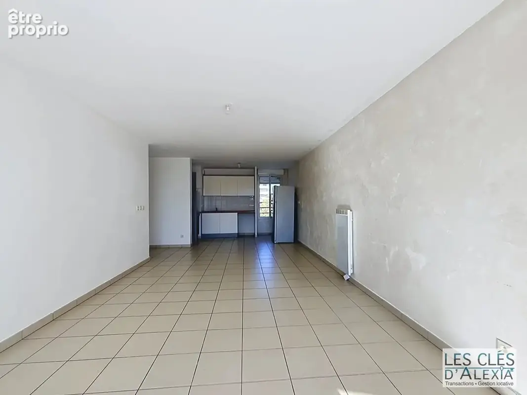 T3 - saint-priest - traversant avec balcon et places de parking - photo 18