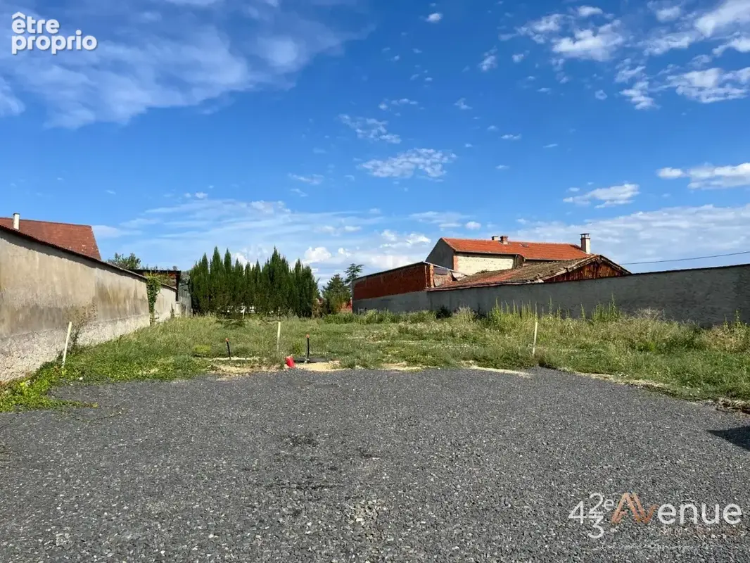 Terrain 443 m² à Saint-Marcellin-En-Forez  - photo 2